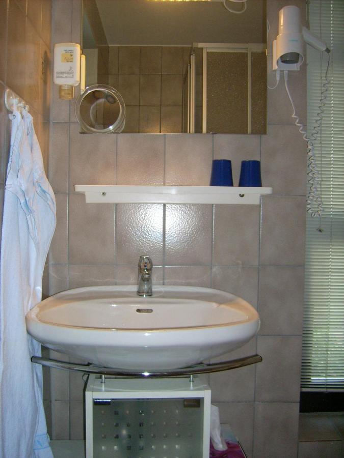 Gaestehaus Hochrhoenblick Schonau an der Brend Room photo